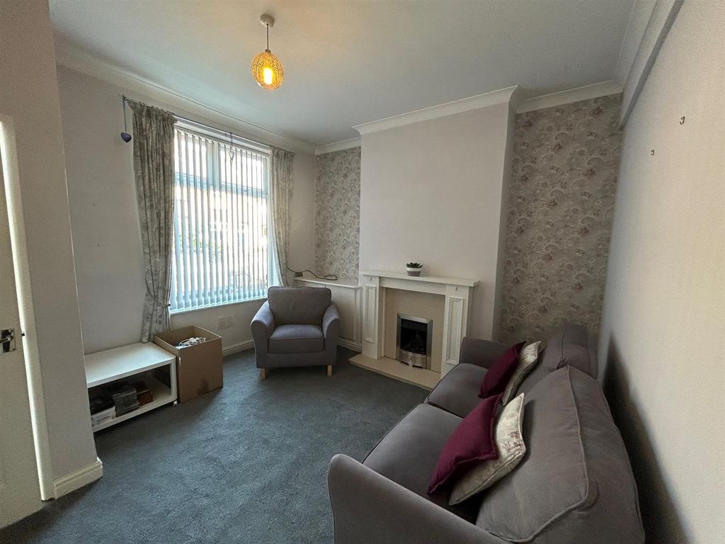 Property photo 2 of 10 Lounge.Jpg