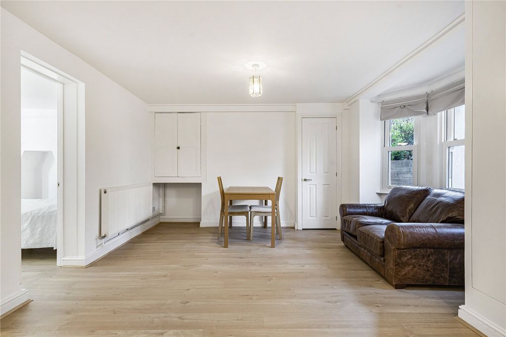 Property photo 3 of 8 Picture No. 29