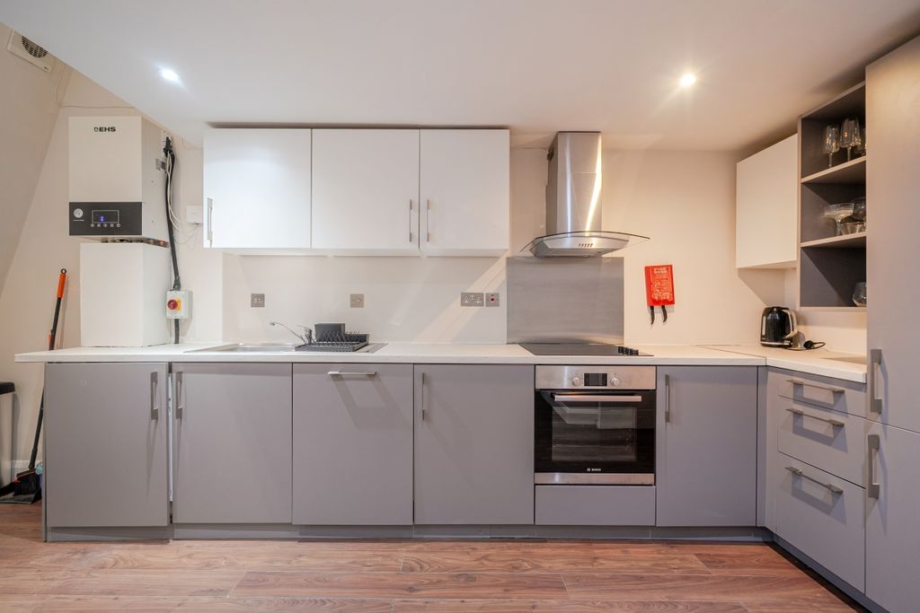 Property photo 2 of 14 1411082-1-698A0B4...
