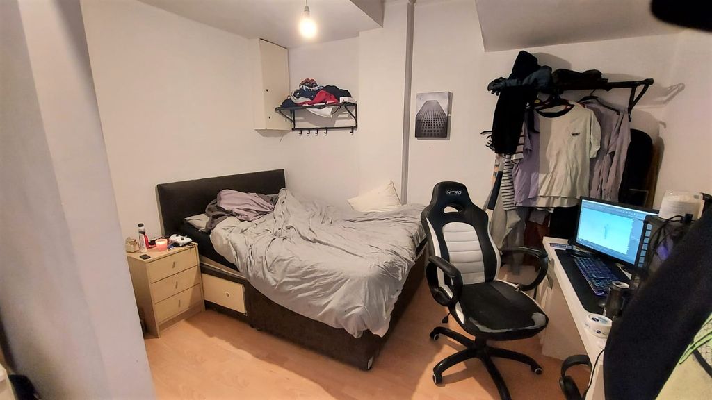 Property photo 2 of 3