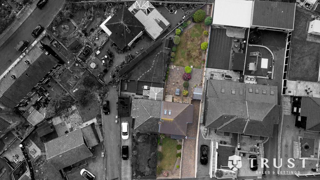 Property photo 2 of 36