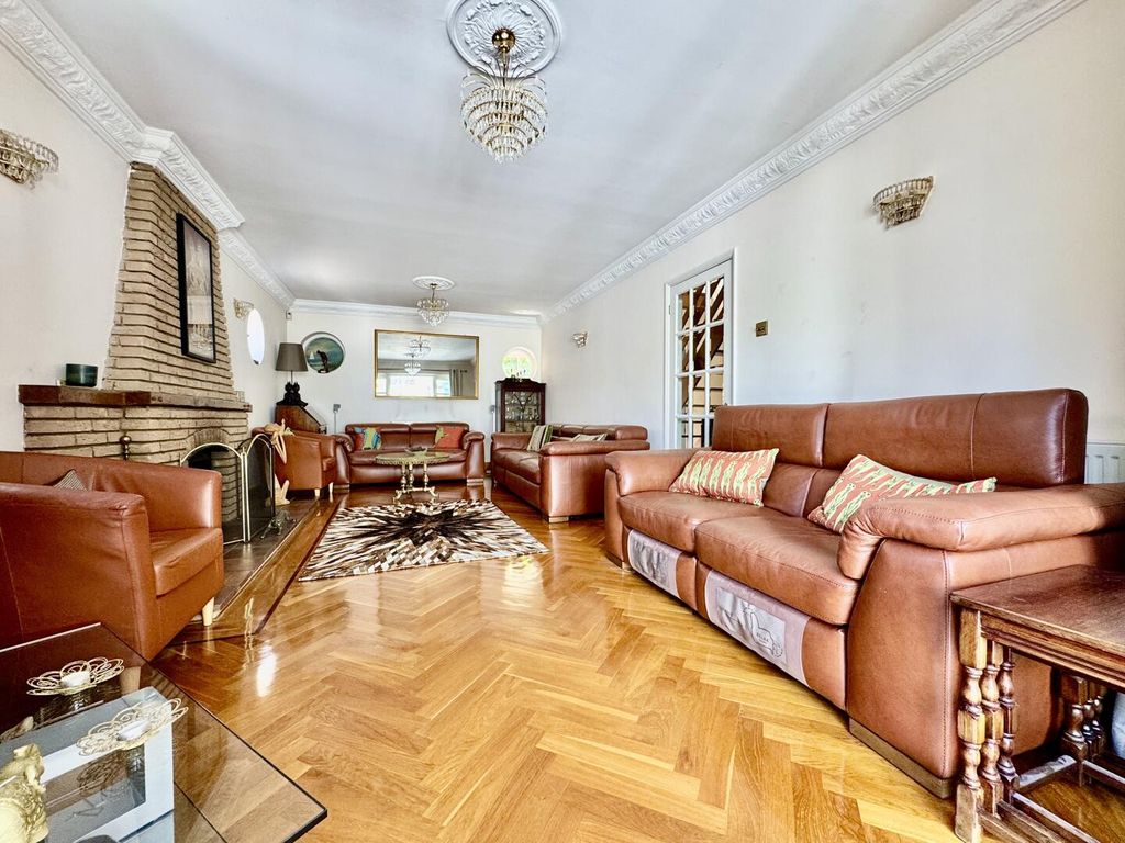 Property photo 3 of 28 Living Room