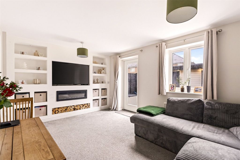 Property photo 3 of 21 Picture No. 25