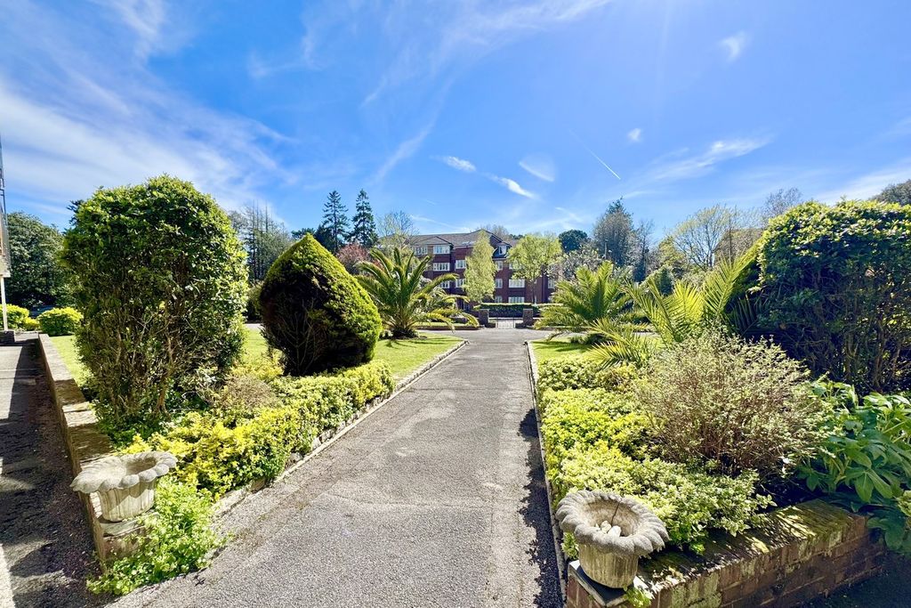 Additional image 26 of 3 bed flat for salePenthouse, West Cliff Road, West Cliff, Bournemouth BH4