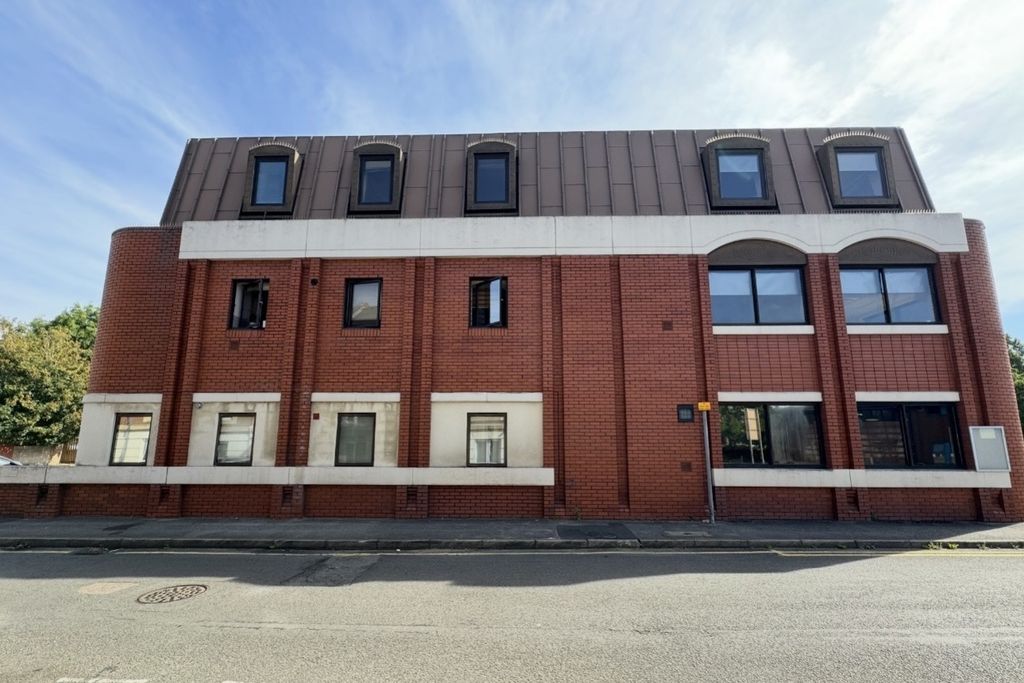 Property photo 2 of 8 Front