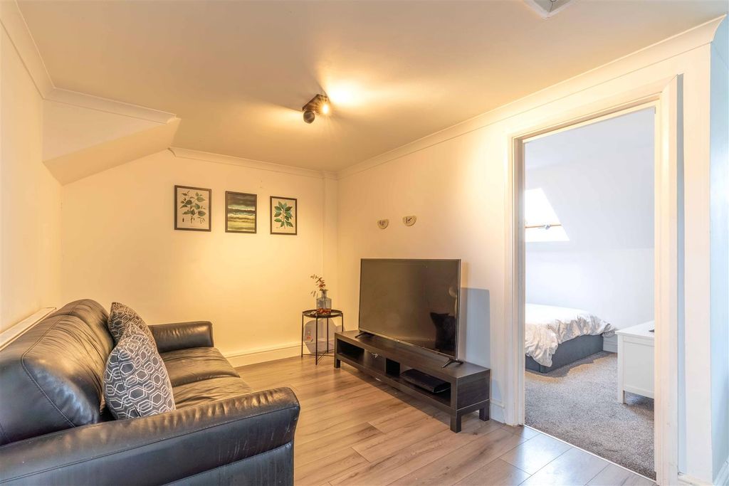 Property photo 2 of 11 Reception Area