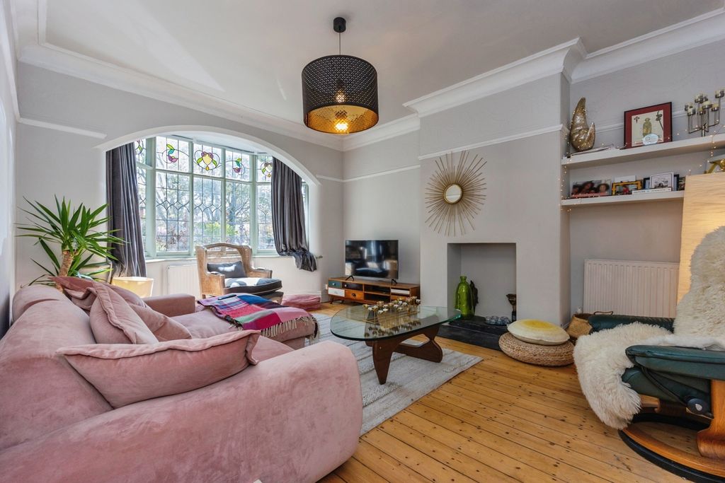 Property photo 2 of 34 Pbox-Img.Jpg