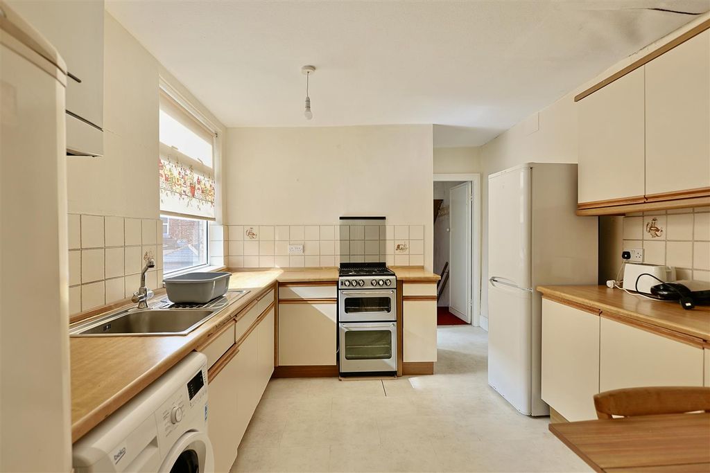 Property photo 1 of 7 33F7Cf37-Dbed-4Be6-86C5-6A21Fb899E62_1_201_A.Jpeg