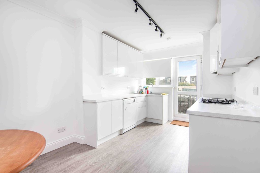 Property photo 1 of 8 Kitchen