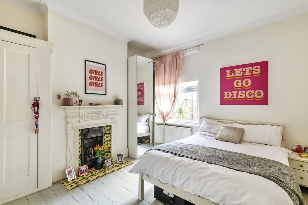 Property photo 3 of 7 824079 (4)