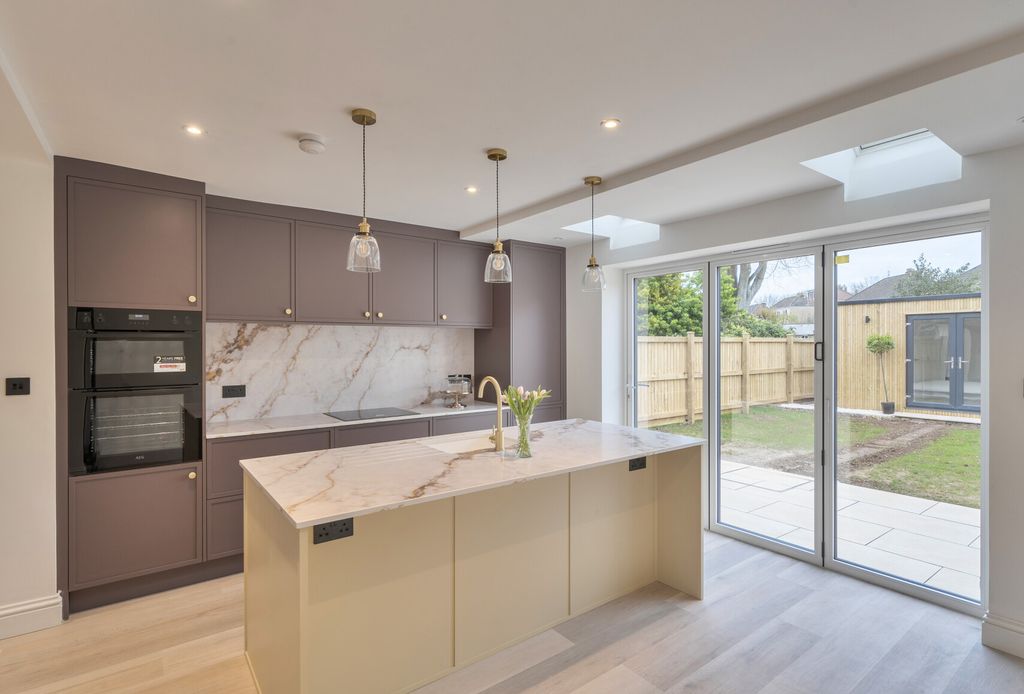 Property photo 3 of 22 Kitchen