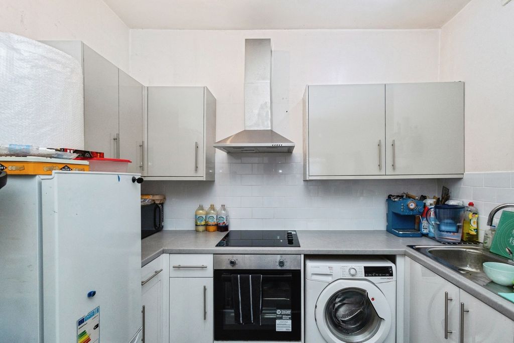 Property photo 2 of 10 Pbox-Img.Jpg