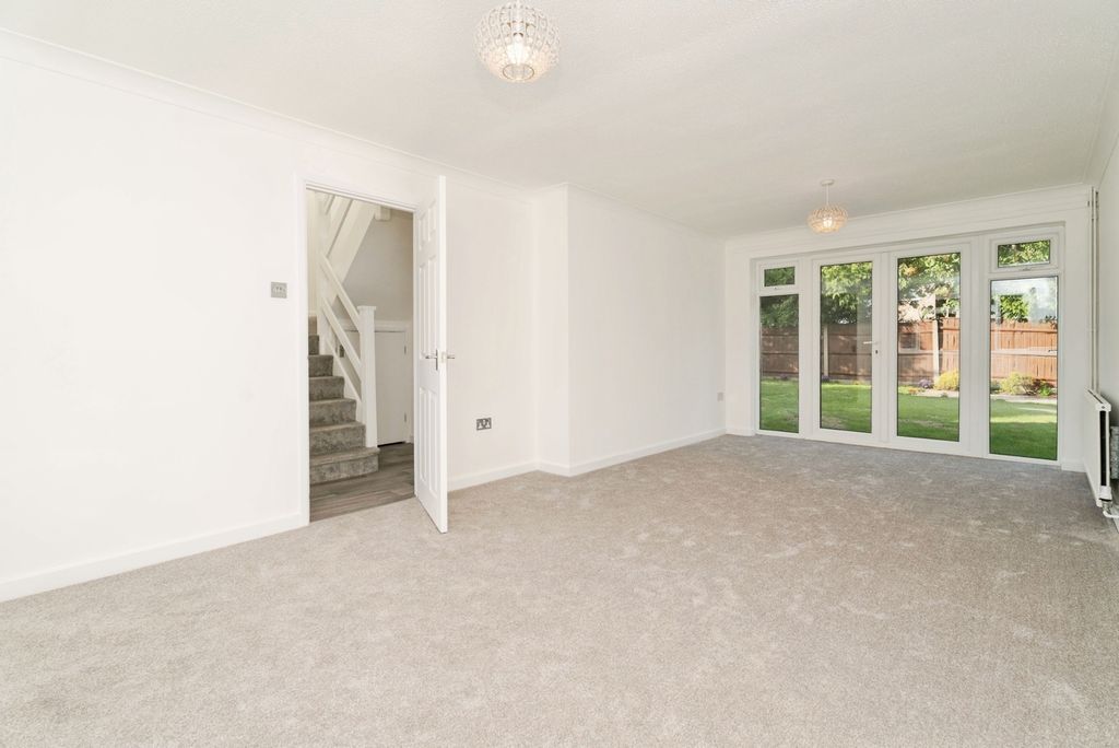 Property photo 2 of 17 Photo