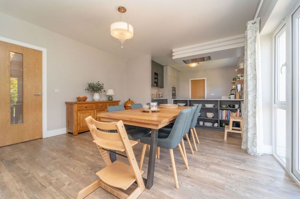 Property photo 2 of 31 Kitchen Diner