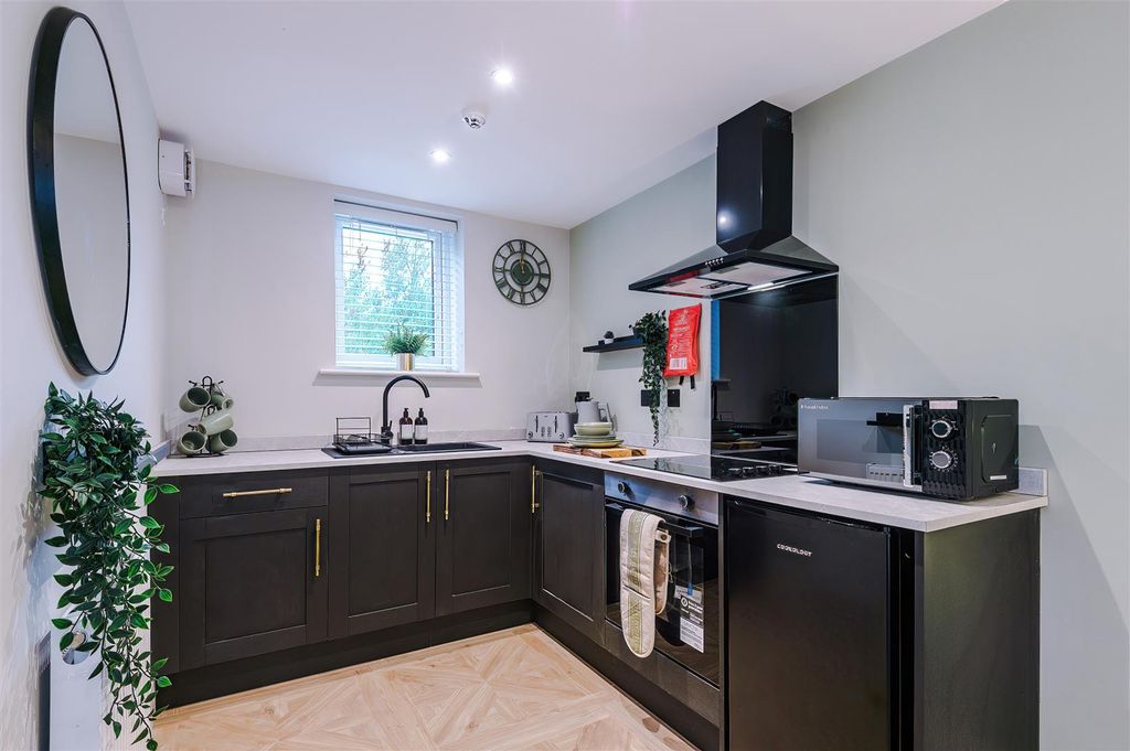 Property photo 2 of 21 459Rochdaleoldroad-HMO-40.Jpg