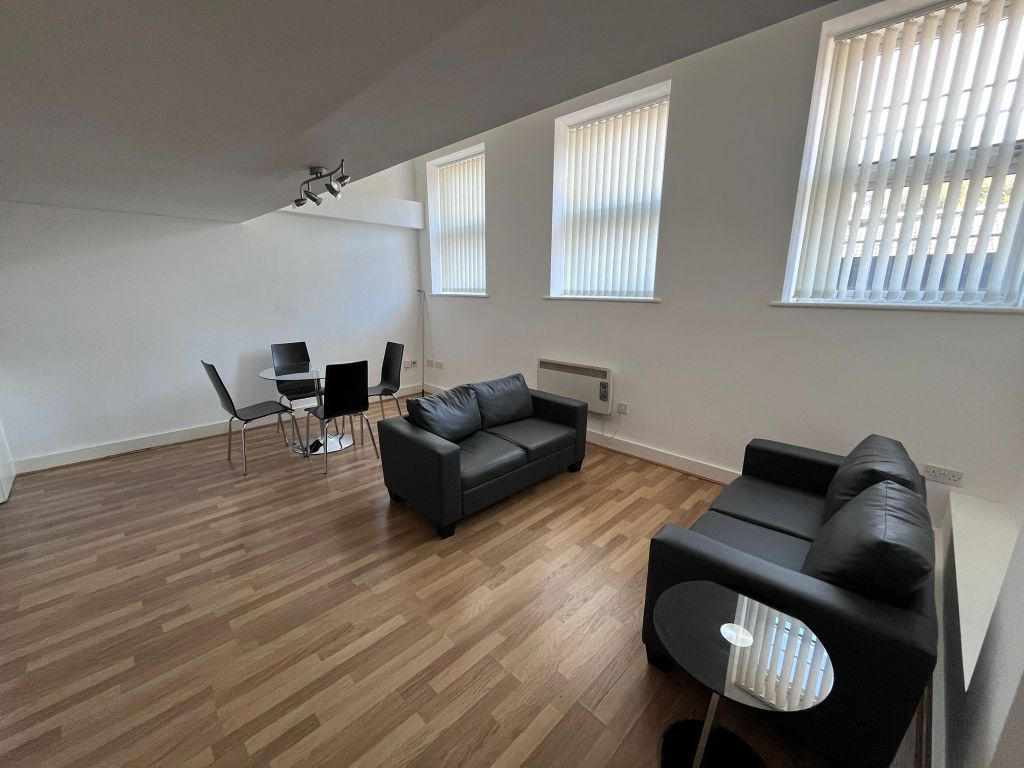 Property photo 2 of 8 Lounge