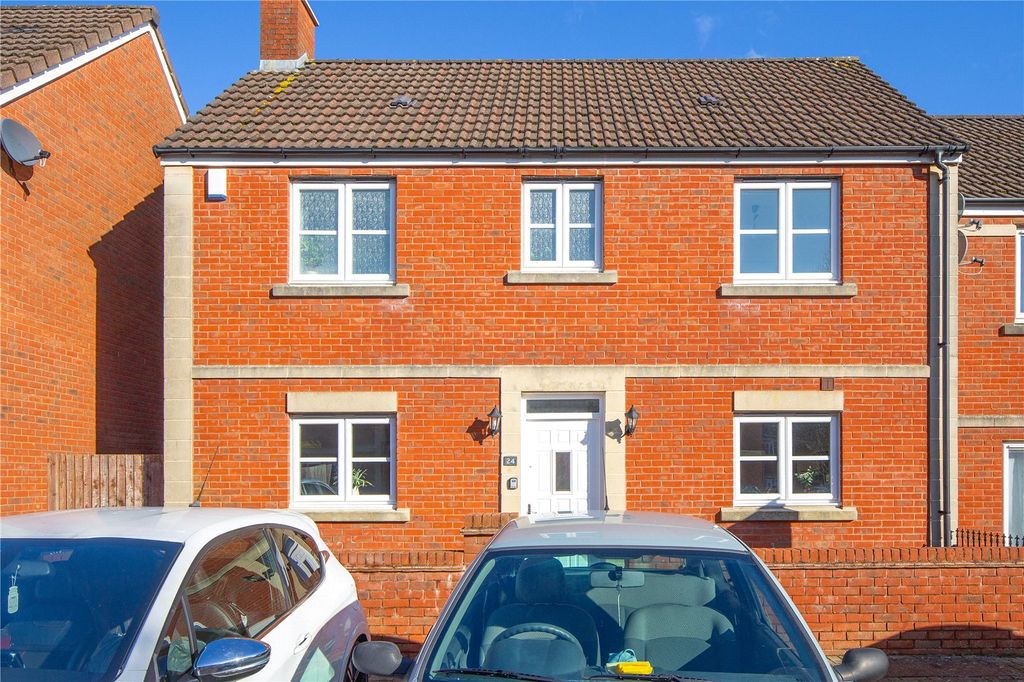 Property photo 3 of 22 Picture No. 32