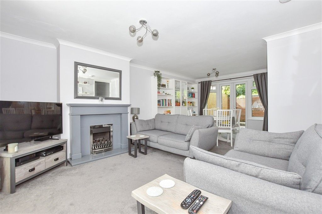 Property photo 2 of 12 Lounge/Diner