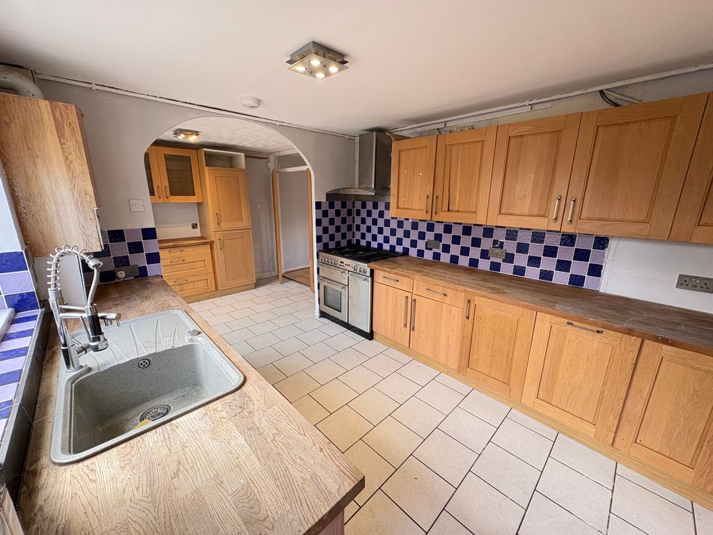 Property photo 3 of 16 Image