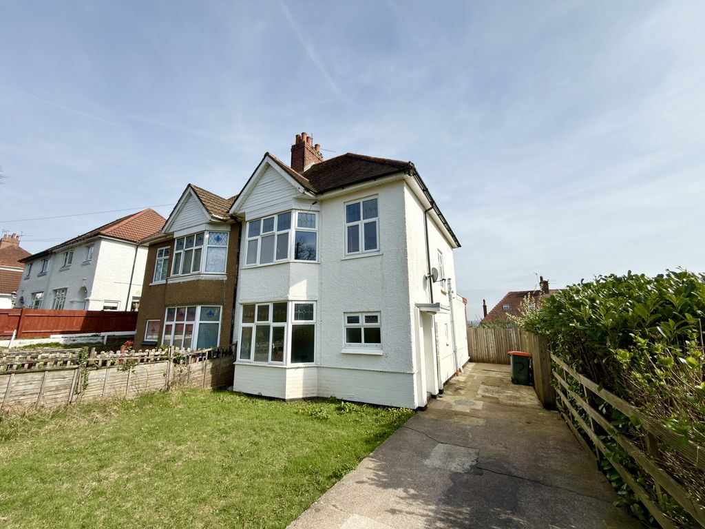 Property photo 1 of 11 Front