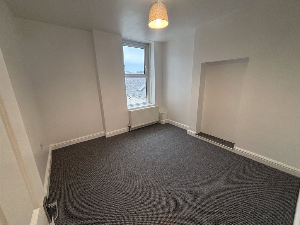 Property photo 3 of 6 Picture No. 02