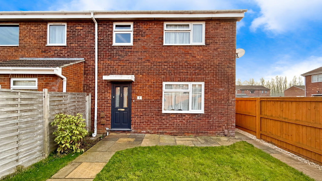 Property photo 1 of 16 Symmetrical Brick End-Terrace Home