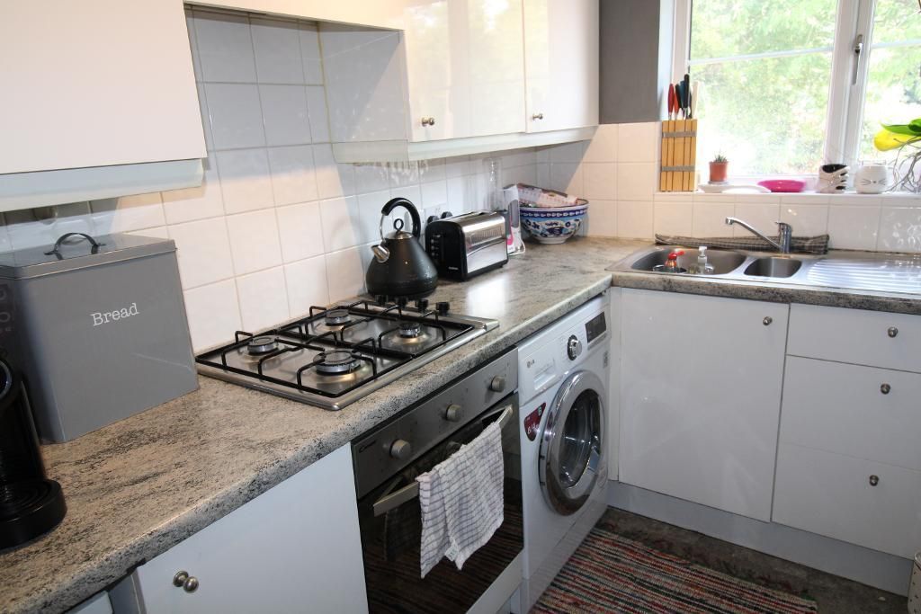 Property photo 3 of 12 Kitchen
