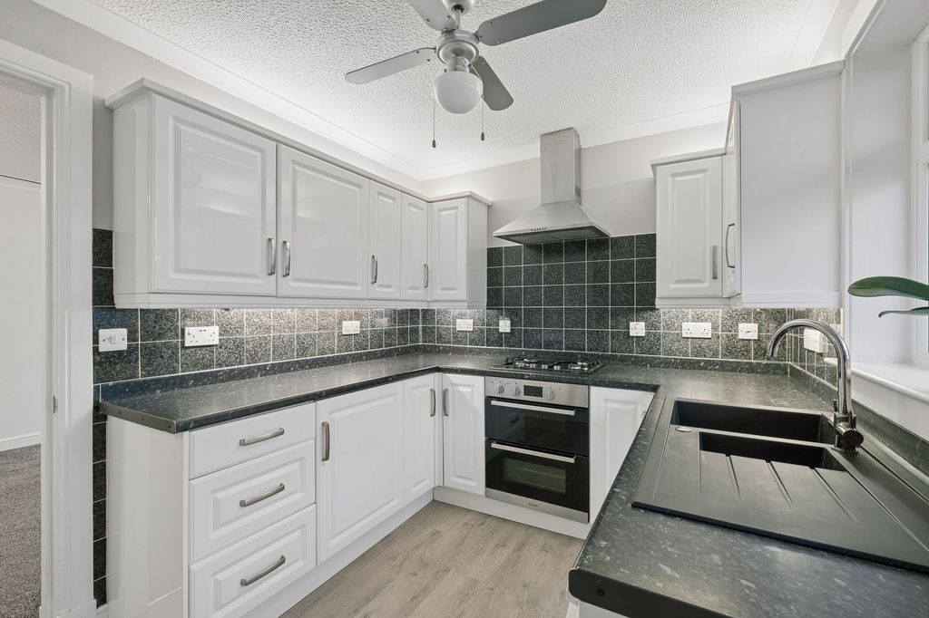 Property photo 2 of 22 Kitchen