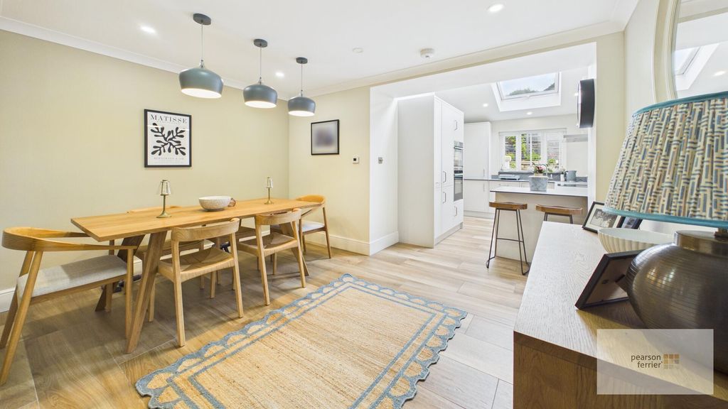 Property photo 3 of 14 Dining Area