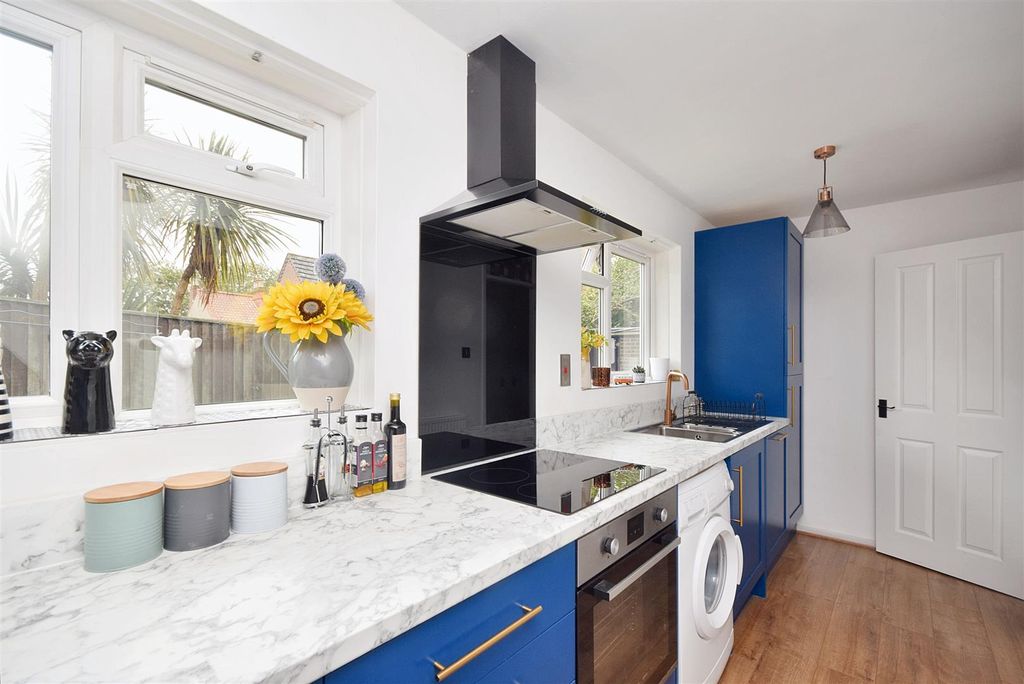 Property photo 1 of 11 5 (33).Jpg