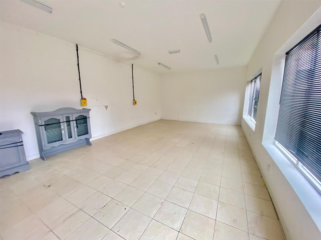 Property photo 1 of 4 Img_1303