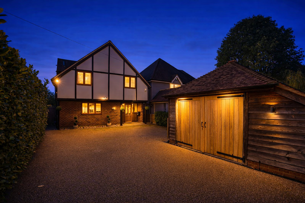 Property photo 3 of 40