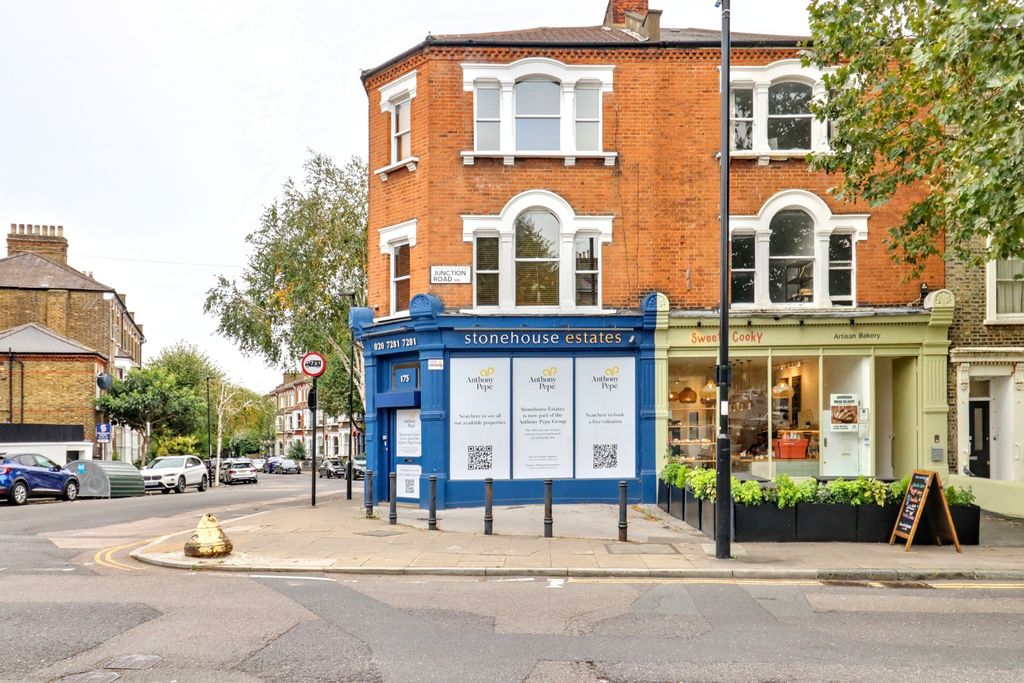 Property photo 3 of 17 Img_4062