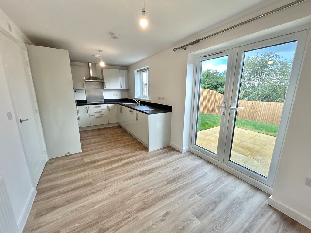 Property photo 2 of 17 Image