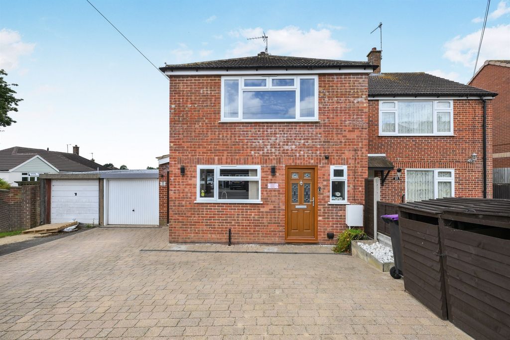 Property photo 1 of 28