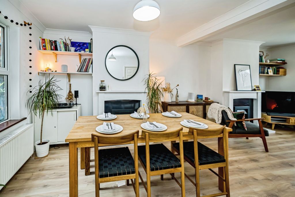 Property photo 3 of 21