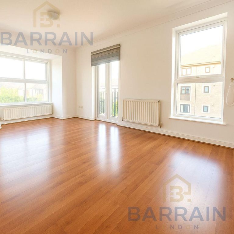 Property photo 2 of 7 Spacious Living Room At Wesley Avenue, E16 For Sale By Barrain London Estate Agents