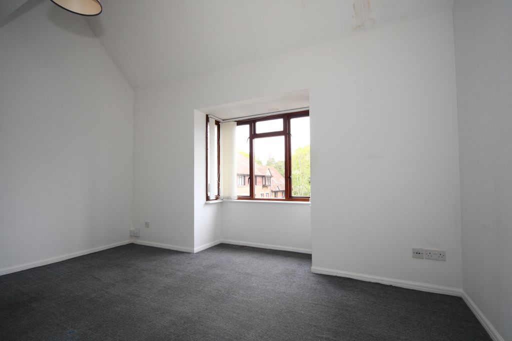 Property photo 2 of 5 Living Room