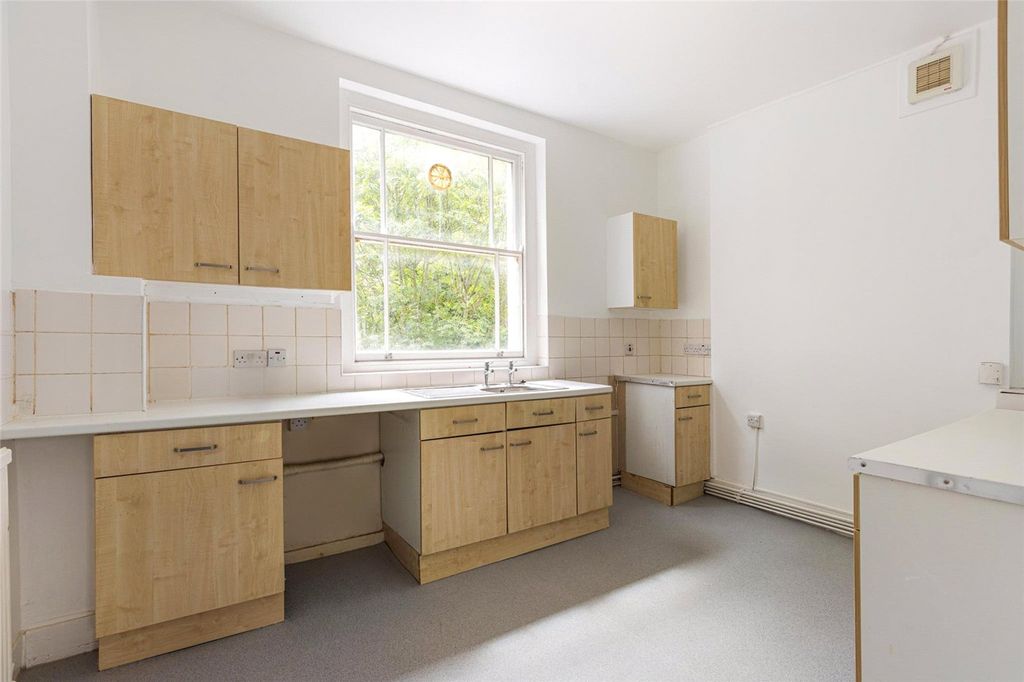 Property photo 3 of 17 Picture No. 12
