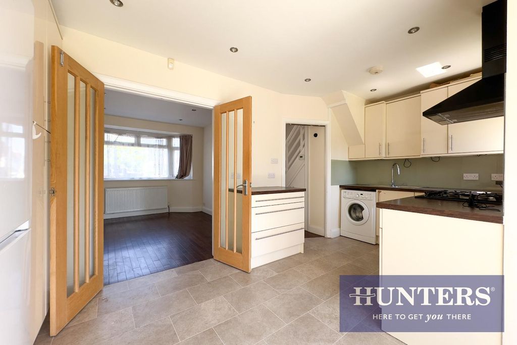 Property photo 3 of 15 Kitchen