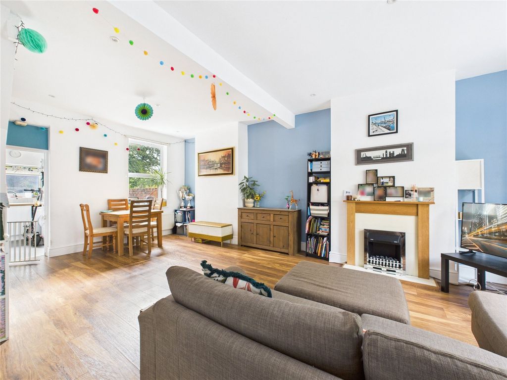 Property photo 2 of 14 Picture No. 05