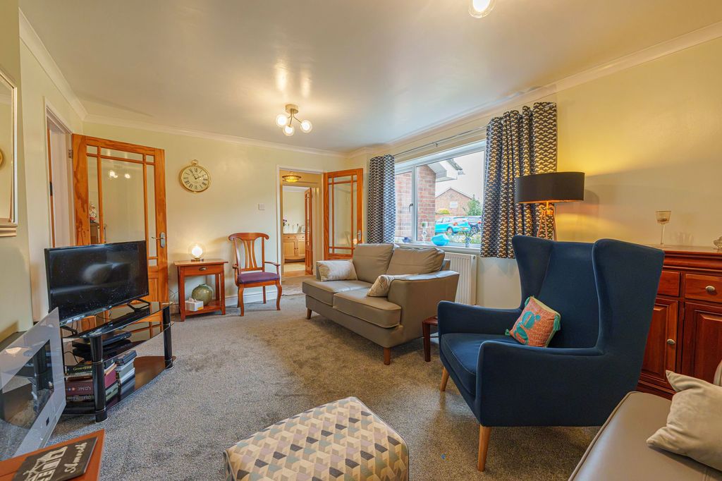 Property photo 3 of 44
