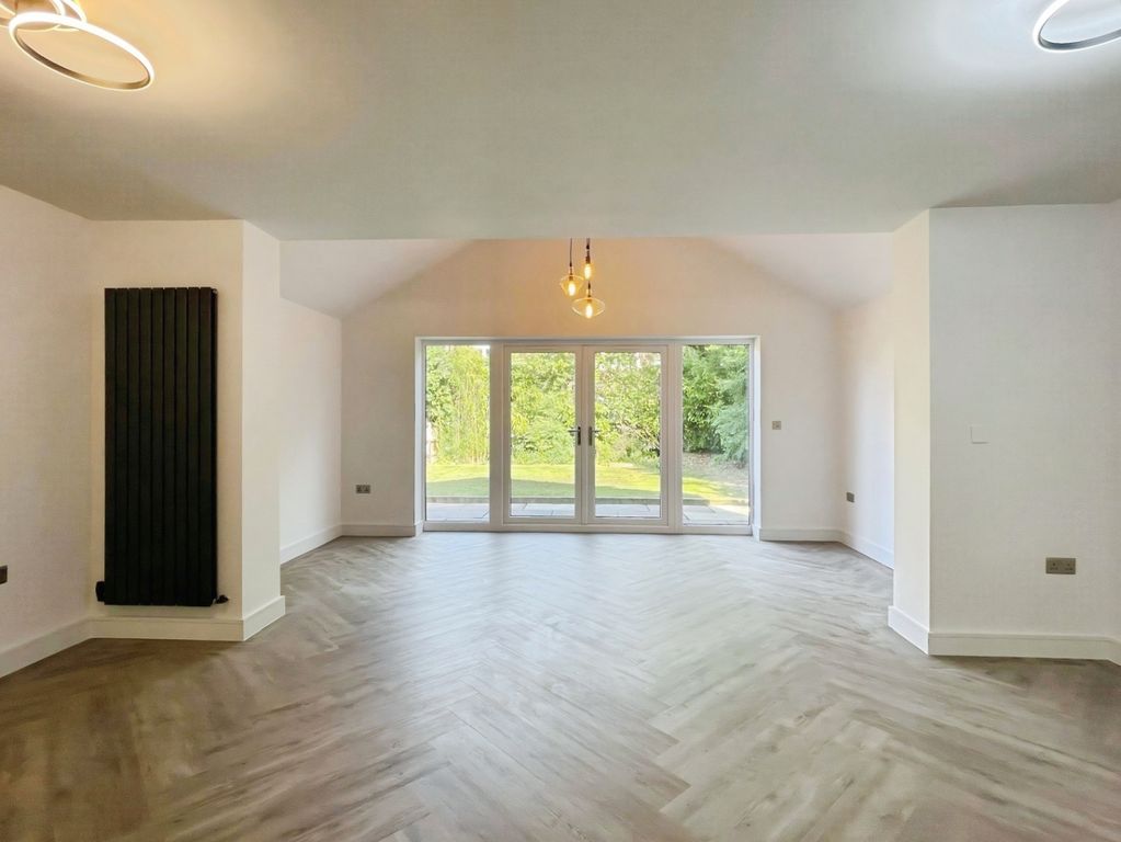 Property photo 3 of 35 Living Dining Area