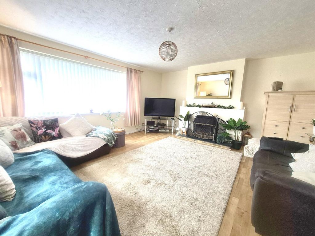 Property photo 3 of 23