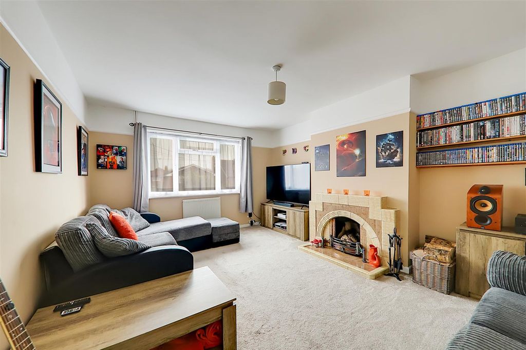 Property photo 2 of 13