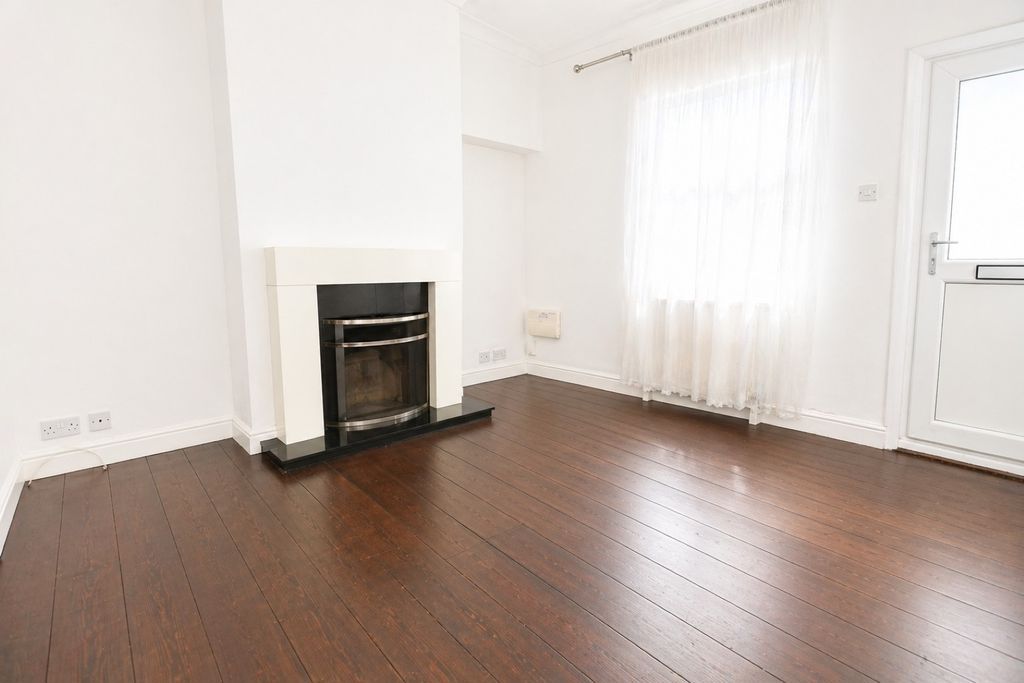 Property photo 3 of 12 Photo 13