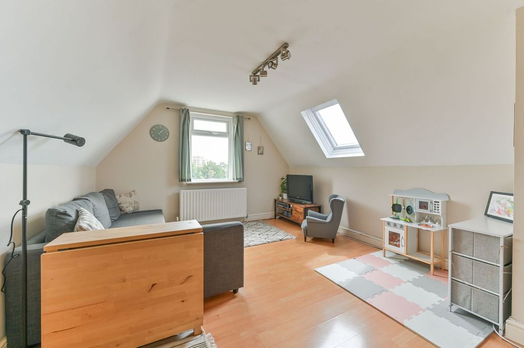Property photo 2 of 14