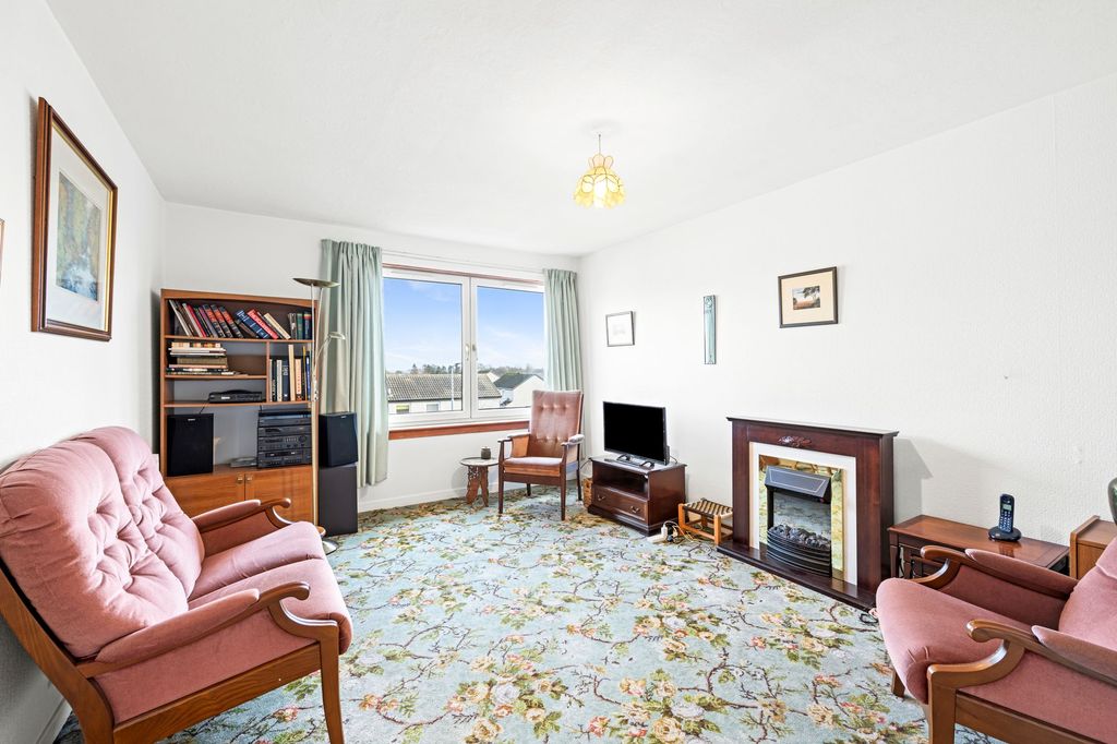 Property photo 2 of 18