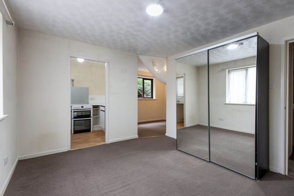 Property photo 3 of 8 Reception Area