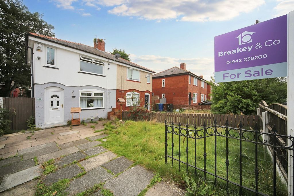 Property photo 1 of 11